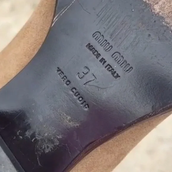 Miu Miu mules tan suede upper pointed toe Size 37 EU / fit like a US 6.5 - Picture 4 of 4